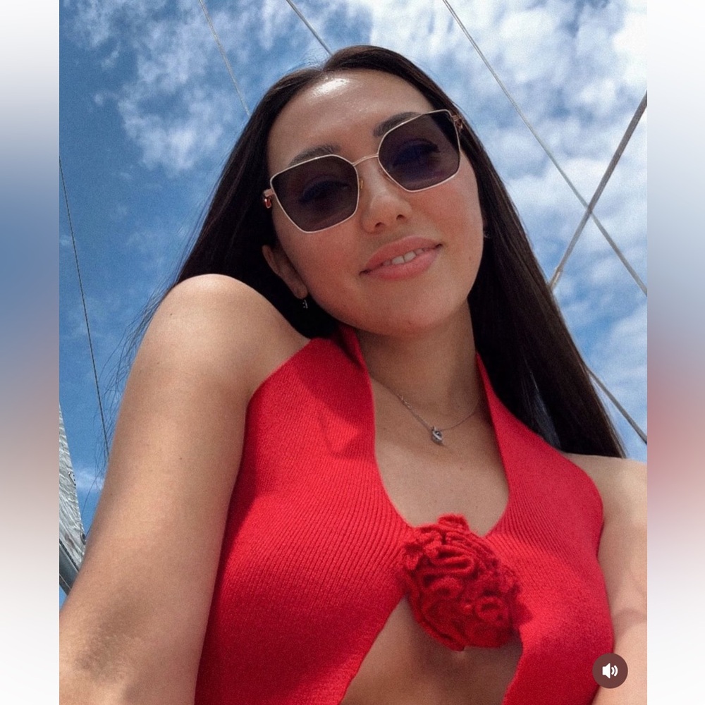 Red knit top - Picture 2 of 3